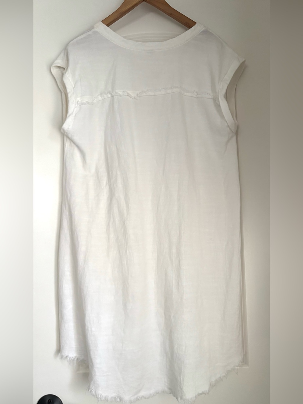 Umgee White V-Neck Cap Sleeve Shift Dress